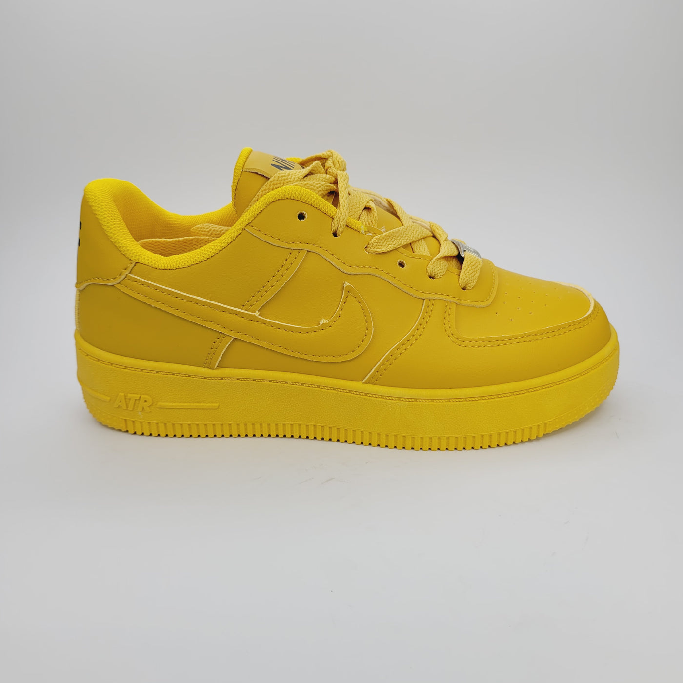 Ladies Nike Sneakers /11140